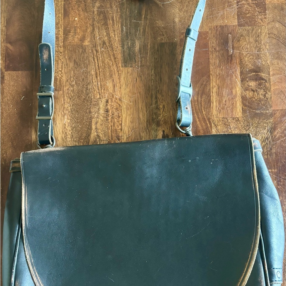 Vintage Fossil Messenger Style Laptop/Briefcase